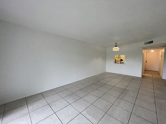 4th image of 8000 Colony Cir S #30516