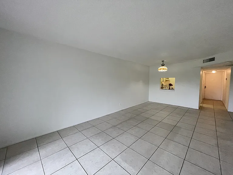 8000 Colony Cir S #30516 — Photo 4