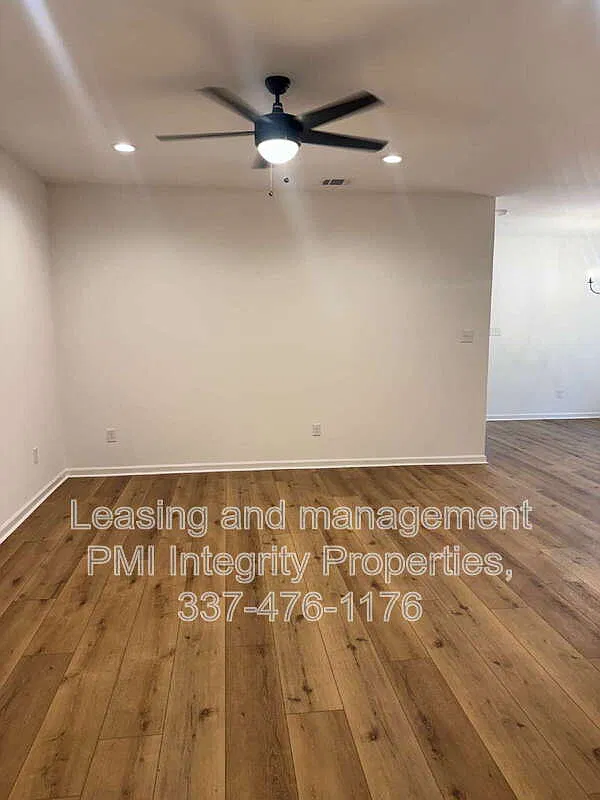 3 bed, 2.0 bath, 1456 sqft, $1,995 — Photo 3