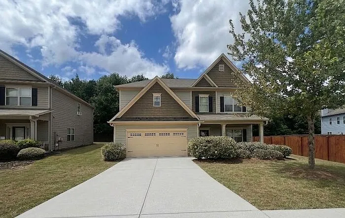 5 bed, 3.0 bath, 2981 sqft, $2,395 — Photo 2