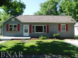 307 E 4th St, Gridley, IL 61744