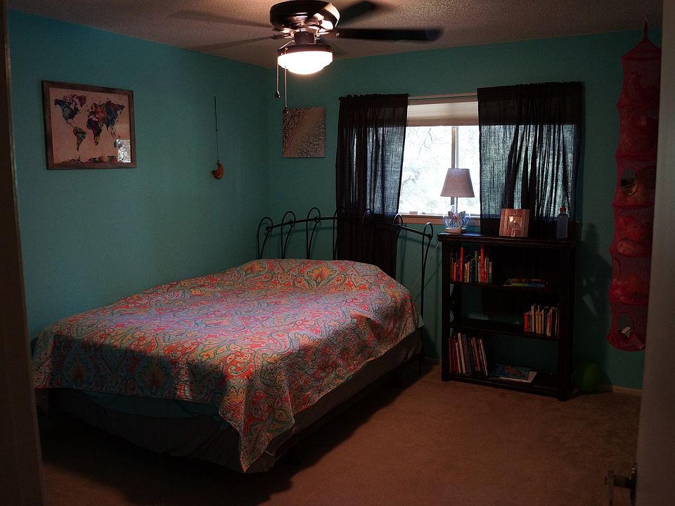 2nd image of 2000 Crooked Creek St