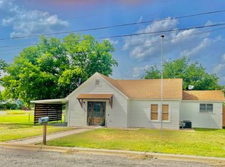 103 W Ollie St, Llano, TX 78643