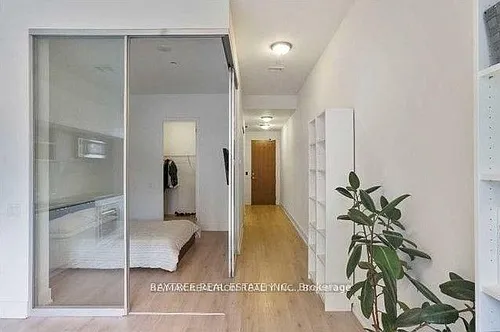 111 Saint Clair Ave W #1026 Photo 1