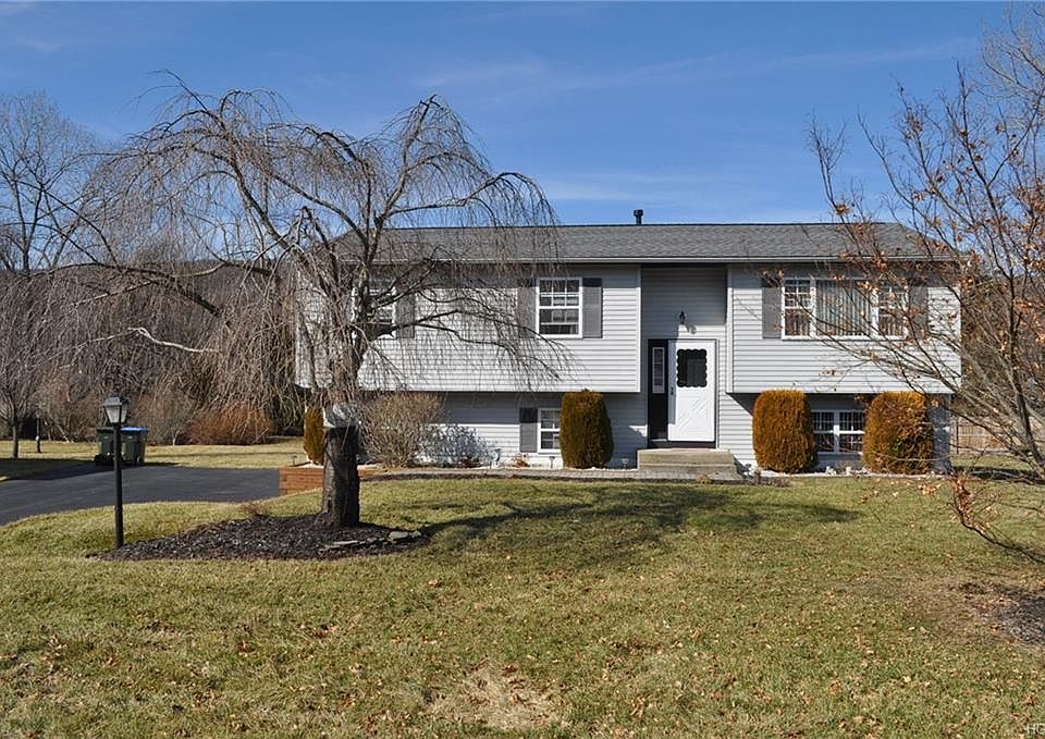 1st image of 10 Grant Dr