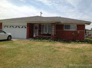 33833 Groth Dr, Sterling Heights, MI 48312