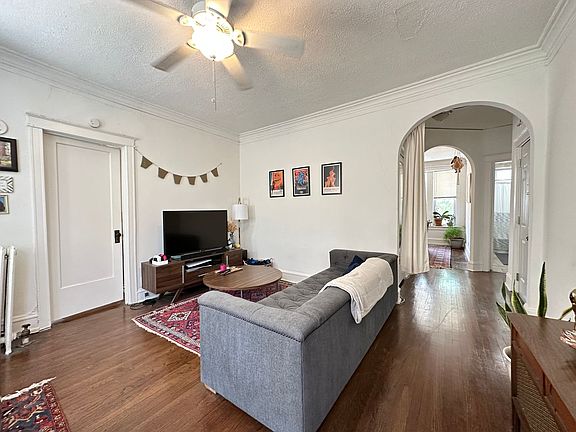 2nd image of 714 W Waveland Ave #722-3S