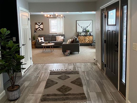 Large entry way. Deep closet