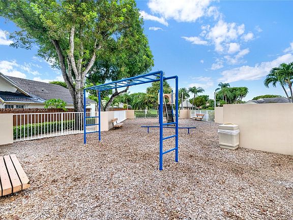 3rd image of 4757 NW 98th Pl