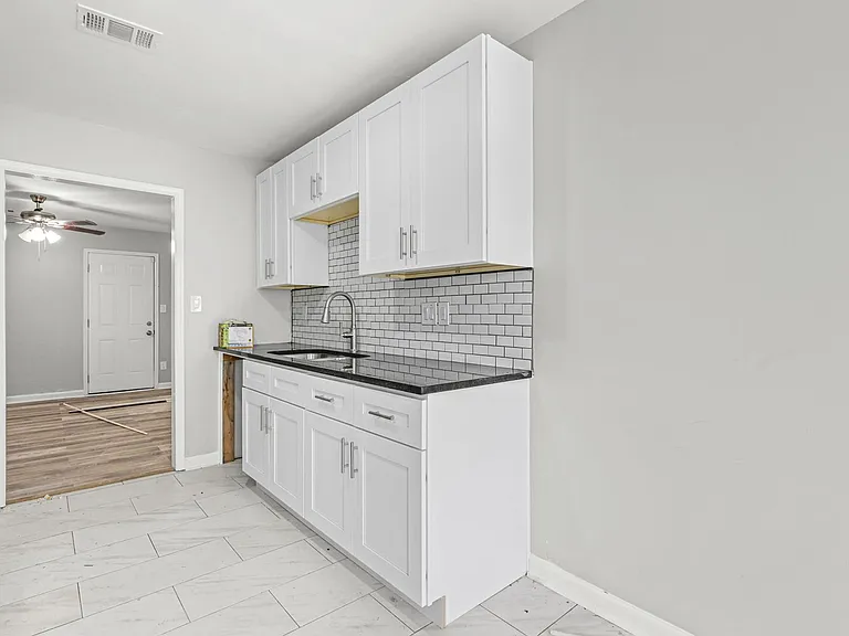 8066 Woodlake Dr — Photo 13