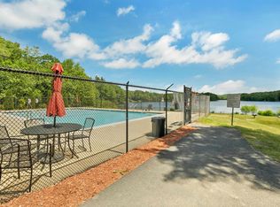 8 New London Drive, Barnstead, NH 03225