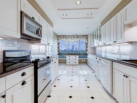 2nd image of 2001 Holcombe Blvd Unit 701