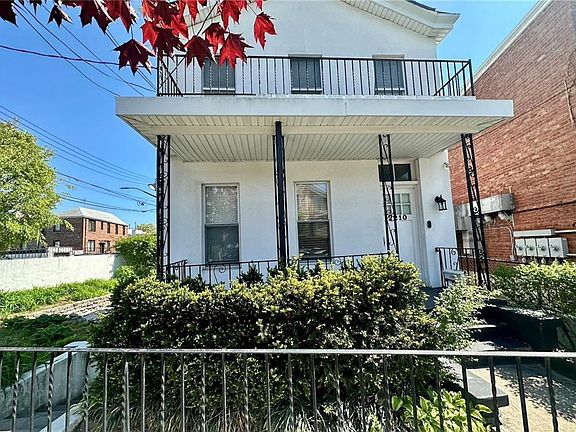 3rd image of 2210 Voorhies Ave