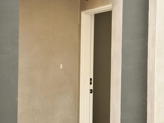 2nd image of 5628 1/2 Auckland Ave