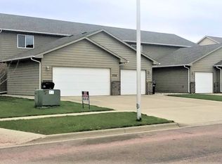 3708 W 93rd St APT 3, Sioux Falls, SD 57108