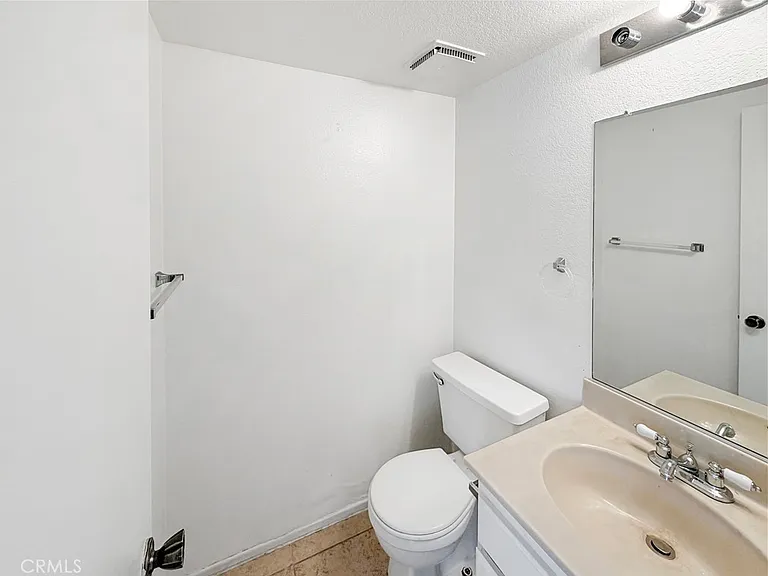15143 Monterey Ave #B — Photo 7