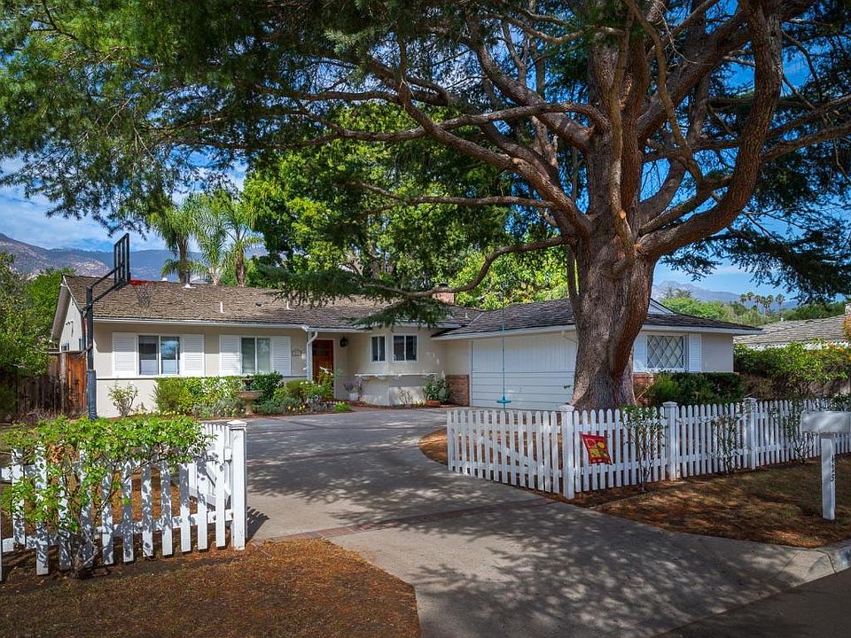 1st image of 425 Foxen Dr
