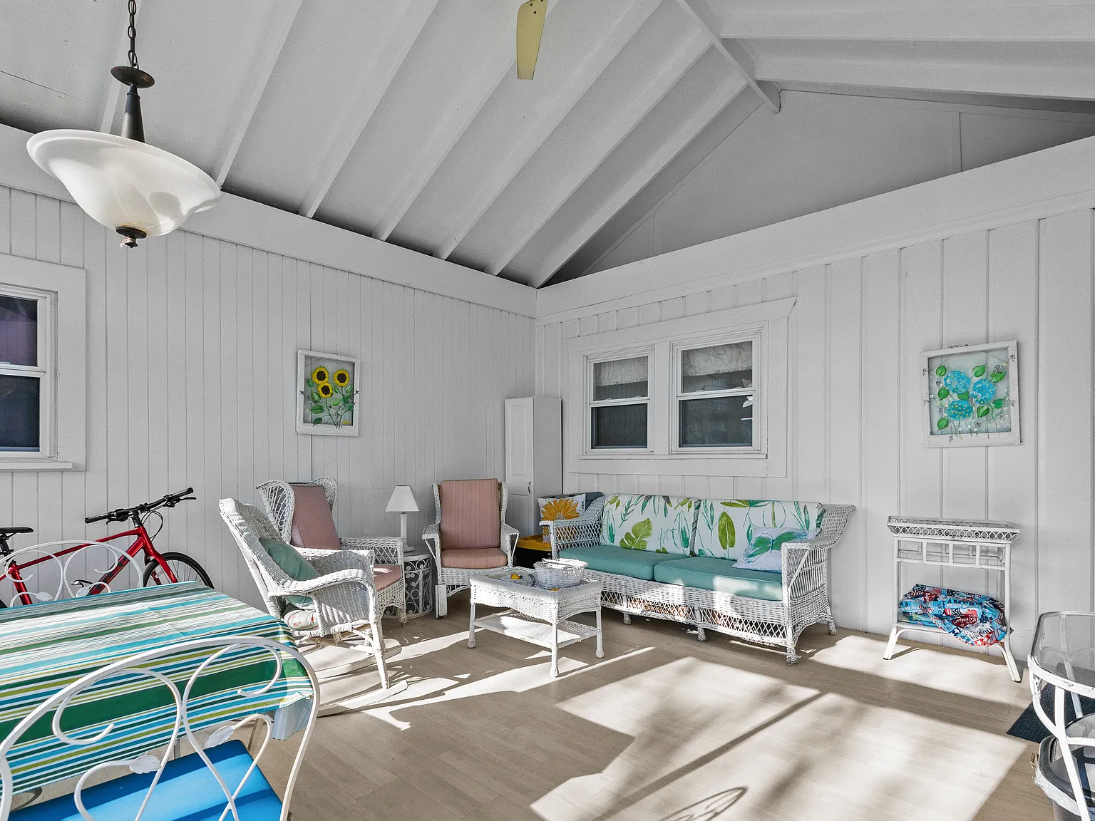 3 bed, 1004 sqft, $2,800 — Photo 3