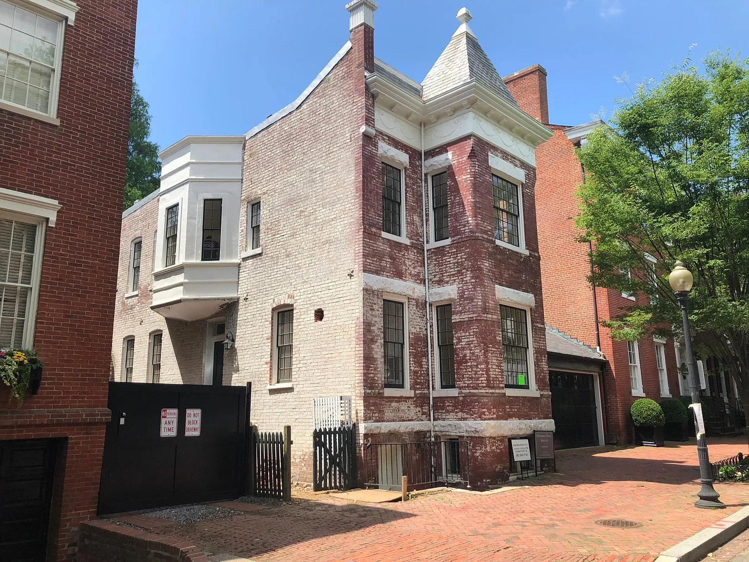 3018 P St NW photo 1
