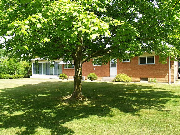 4th image of 1248 Hillcrest Dr
