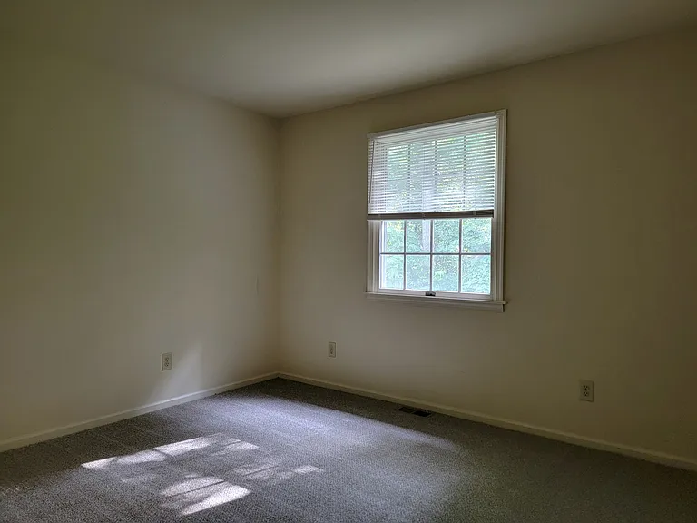 112 S Court St — Photo 17