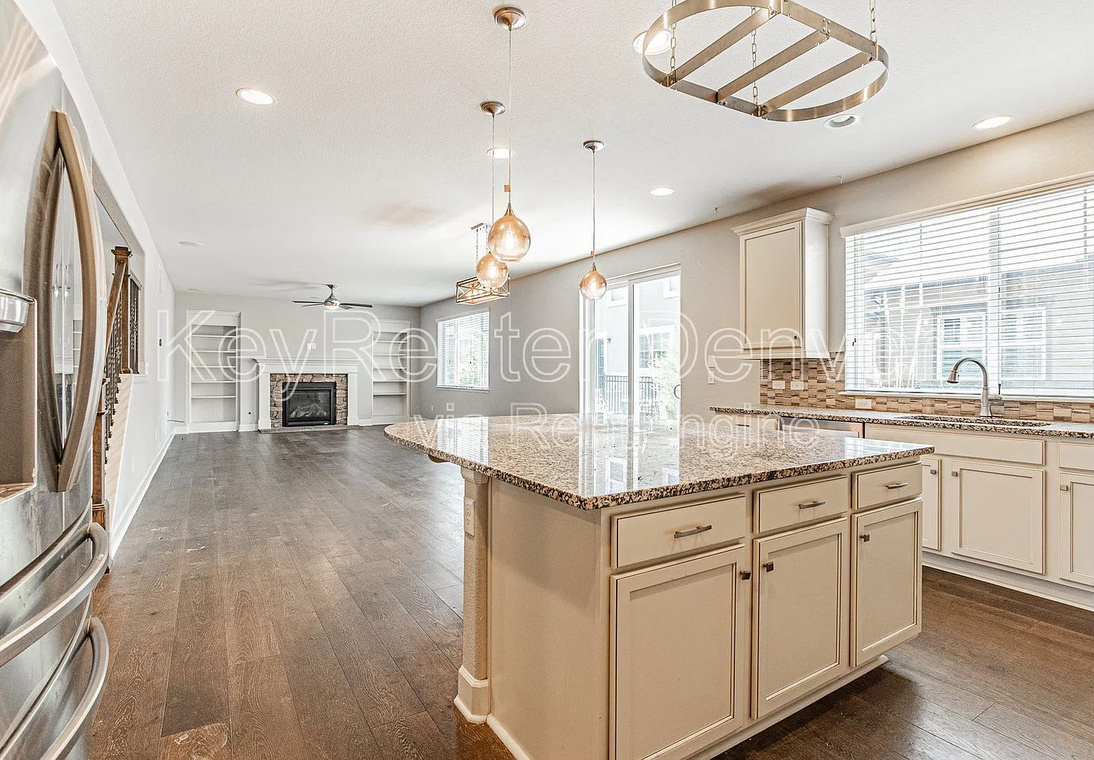 5 bed, 3.5 bath, 5714 sqft, $3,500 — Photo 3
