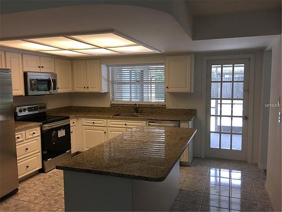 3rd image of 3101 Clovewood Pl