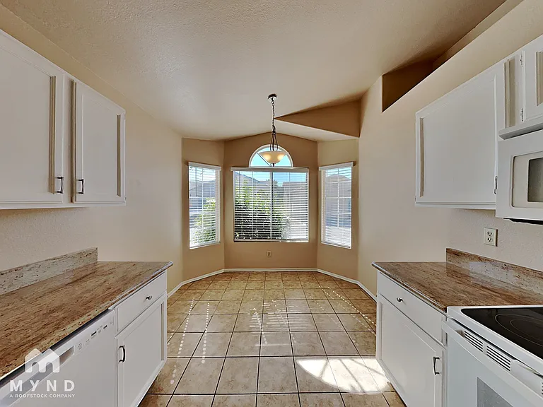 3018 W Laquila Aerie — Photo 4