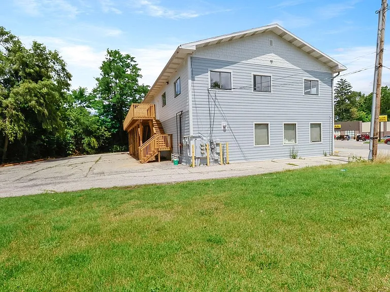 410 Pine Lake Ave #D — Photo 3