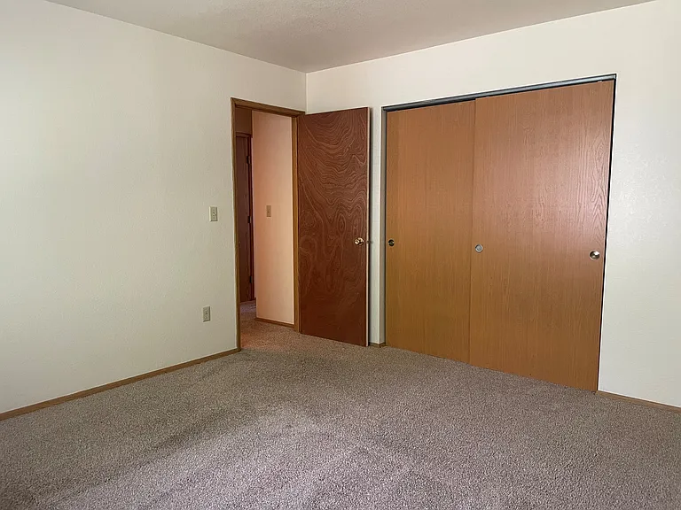 Skyview Apartments — Photo 9