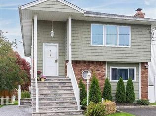 2669 Bedell St, Bellmore, NY 11710