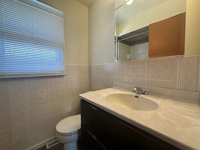101 E Lincoln St — Photo 26
