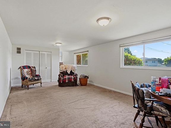 5th image of 7201 Cloverdale Dr