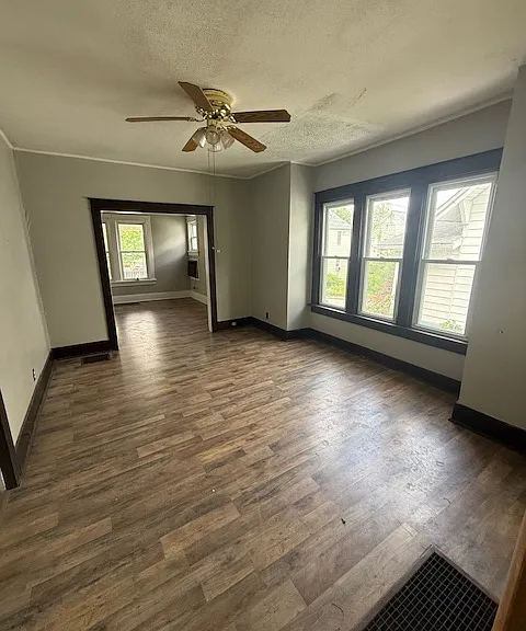 16 Trader St — Photo 2