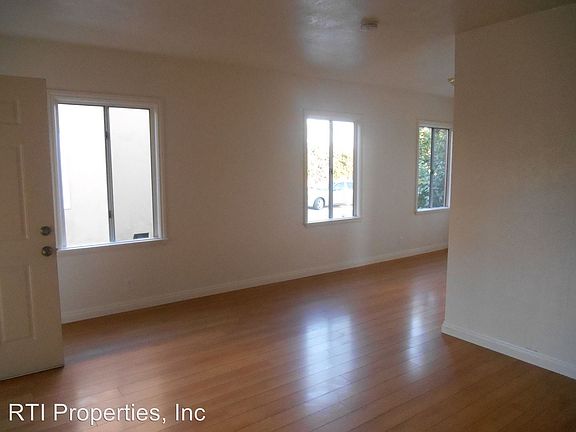 4th image of 1920 W 35th St