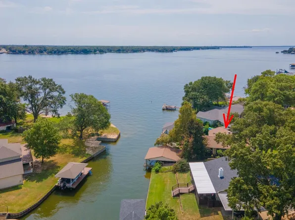 207 Lake Front Dr, Mabank, TX 75156