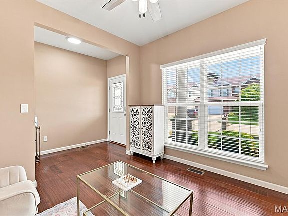 5th image of 103 Berry Manor Cir