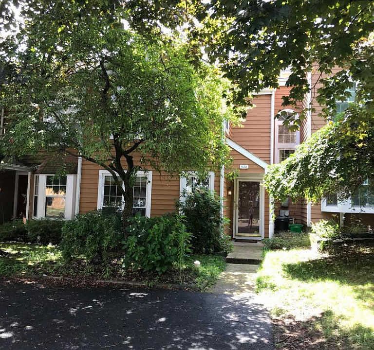 1st image of 633 Danbury Ct