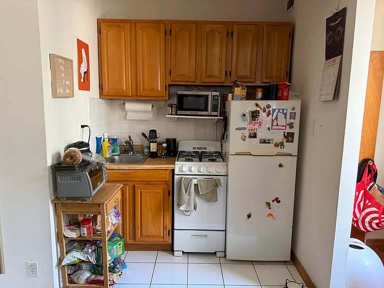 233 E 12th St #5B — Photo 5