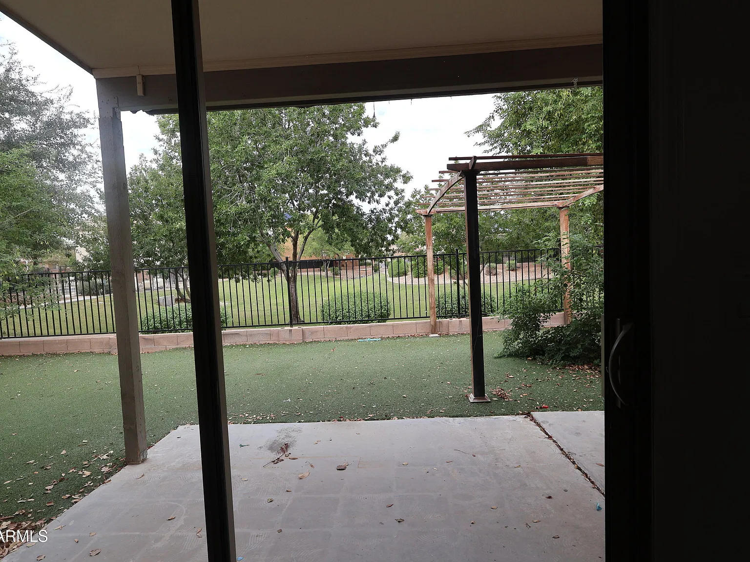 3 bed, 2.0 bath, 1407 sqft, $2,200 — Photo 4