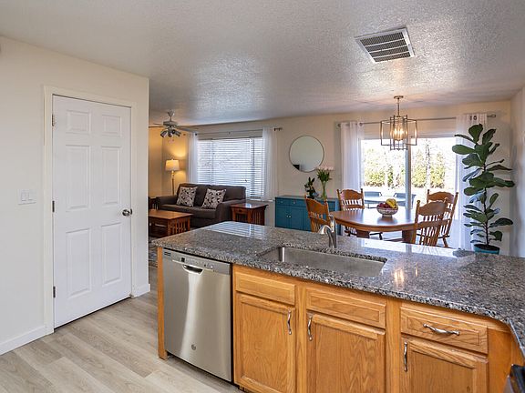 5th image of 10029 Catalina Dr