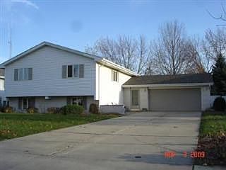2nd image of 921 Woodhollow Dr
