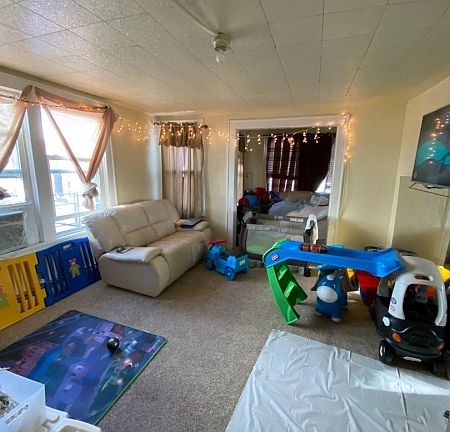 5th image of 126 Parker St