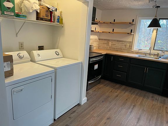 Laundry/kitchen