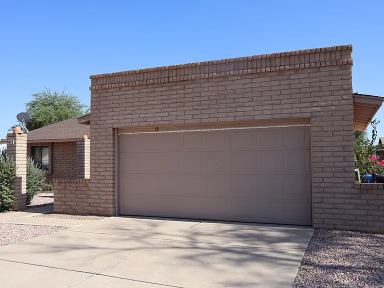 419 E Rosemonte Dr — Photo 2