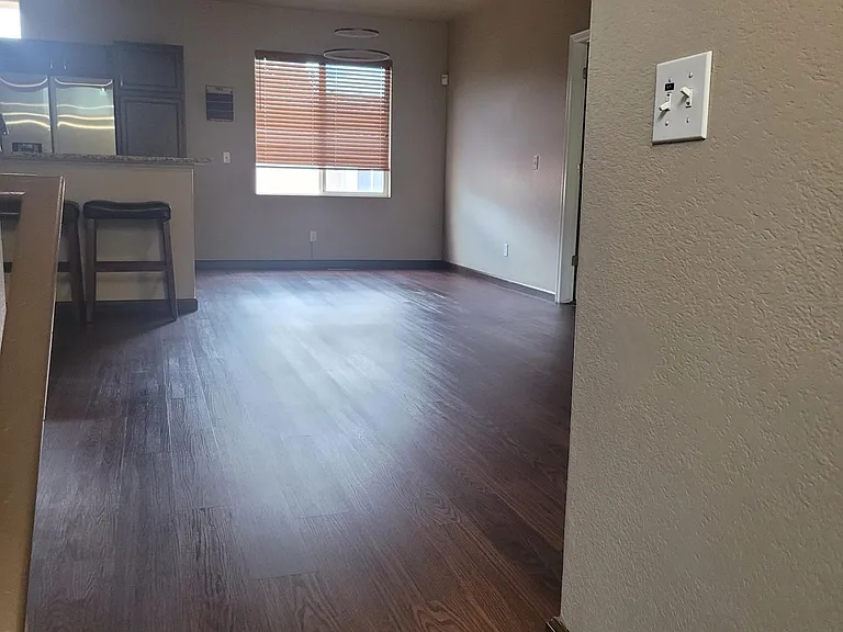 1725 Courtyard Hts #3 — Photo 5