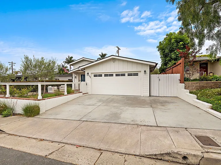 111 Avenida San Fernando — Photo 2