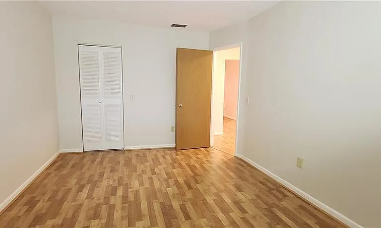 911 Washington Ave #305 — Photo 9