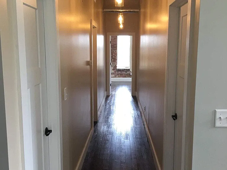 104 N 6th St #202 — Photo 4
