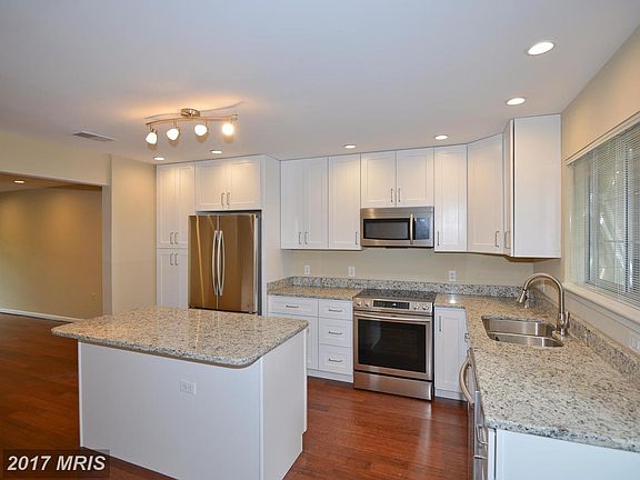 5th image of 13107 Englishwood Ln